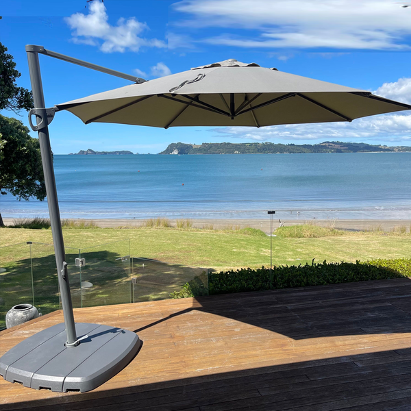 Shelta Navare Cantilever Umbrella - O'bravia™ Fabric - 3.3m Octagonal - Platinum