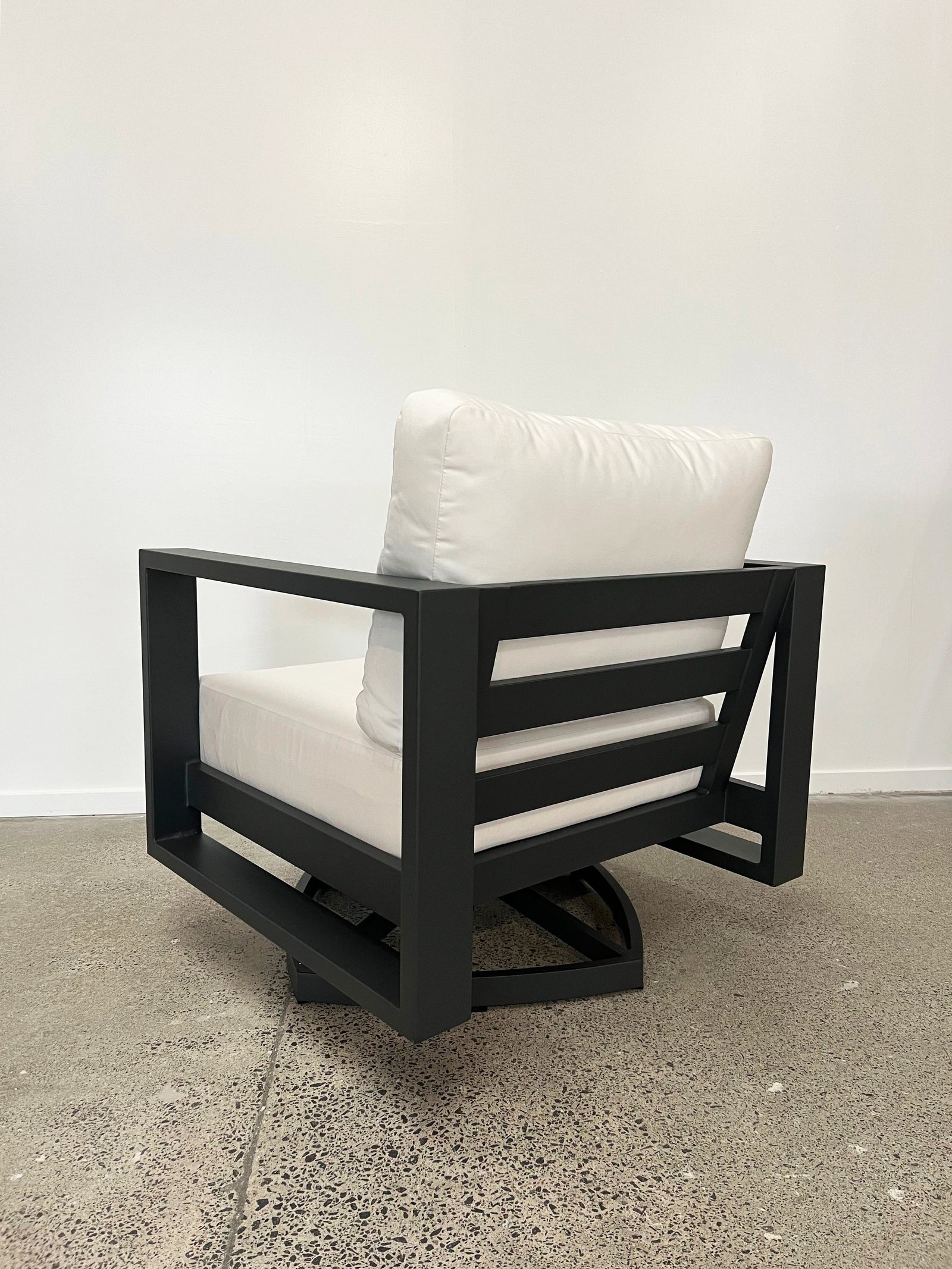 Southport Swivel Outdoor Armchair