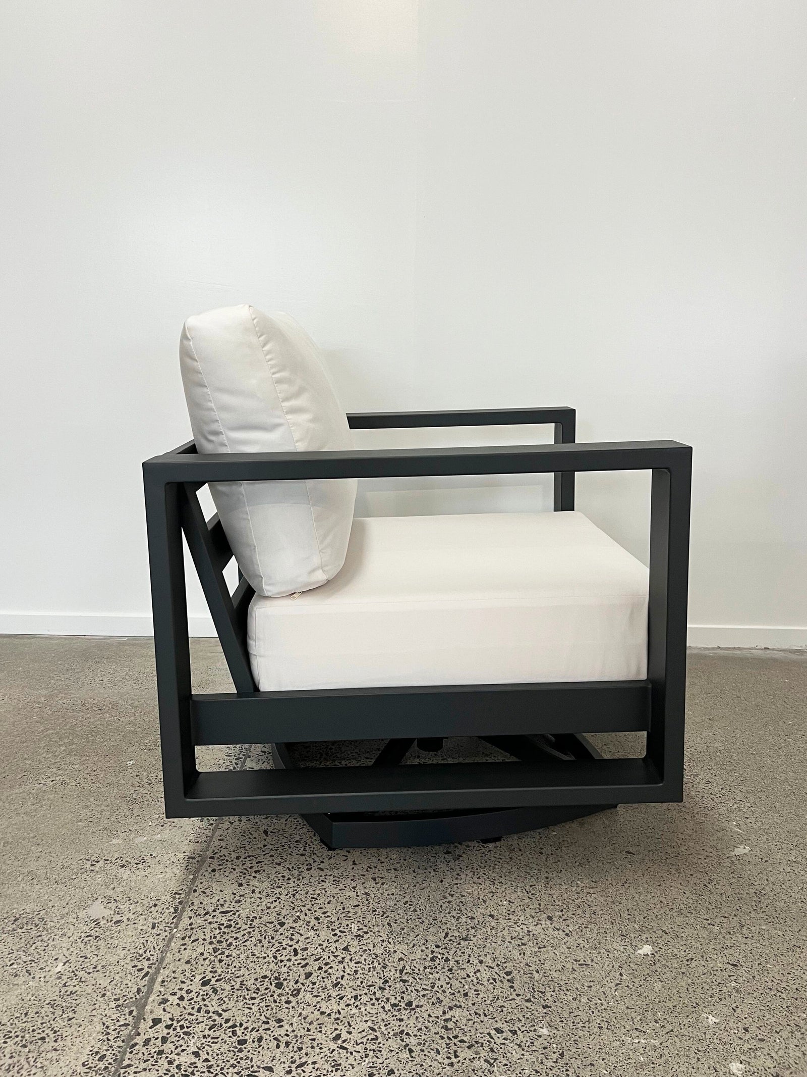 Southport Swivel Outdoor Armchair