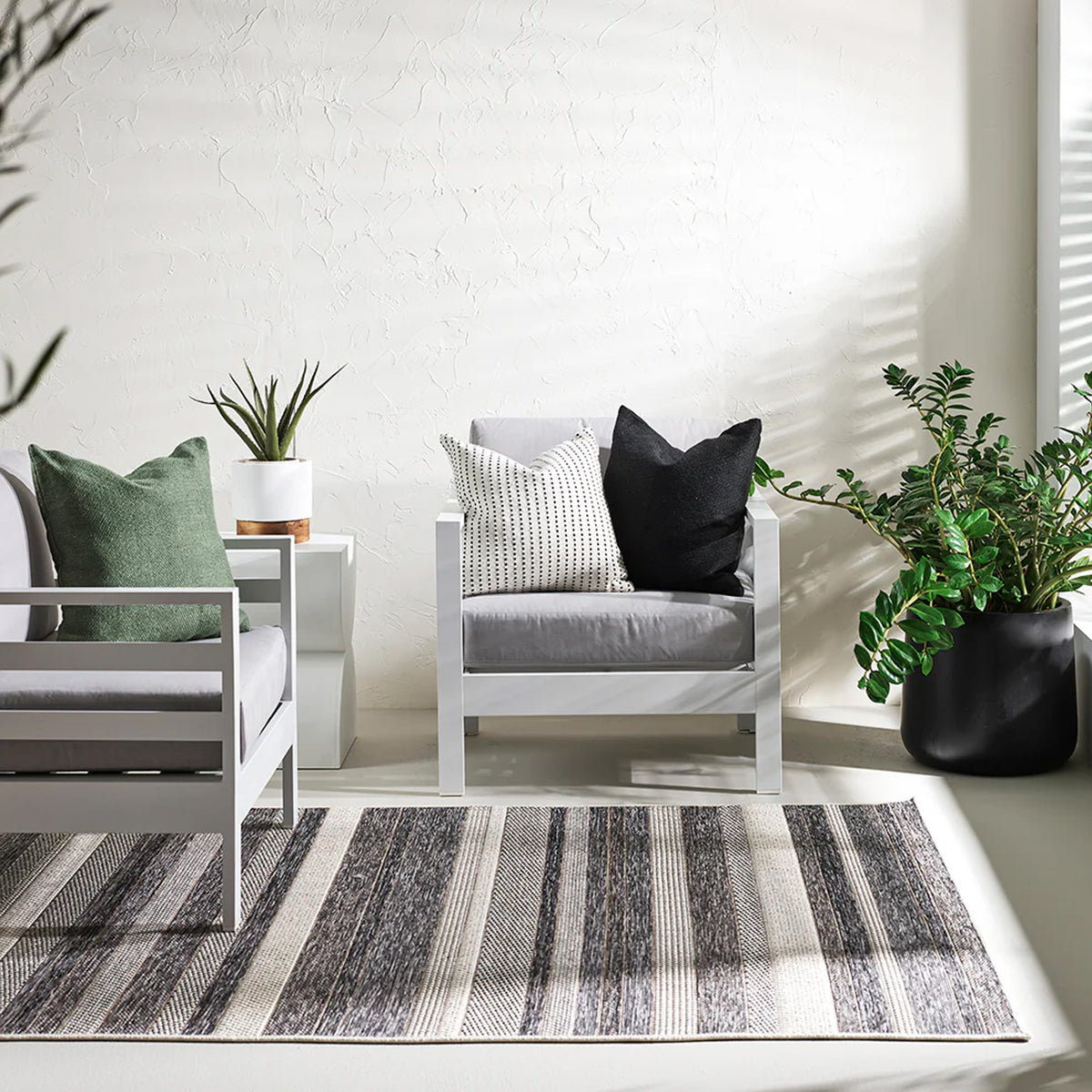 Baltimore Outdoor Floor Rug - Black - 200cm x 290cm