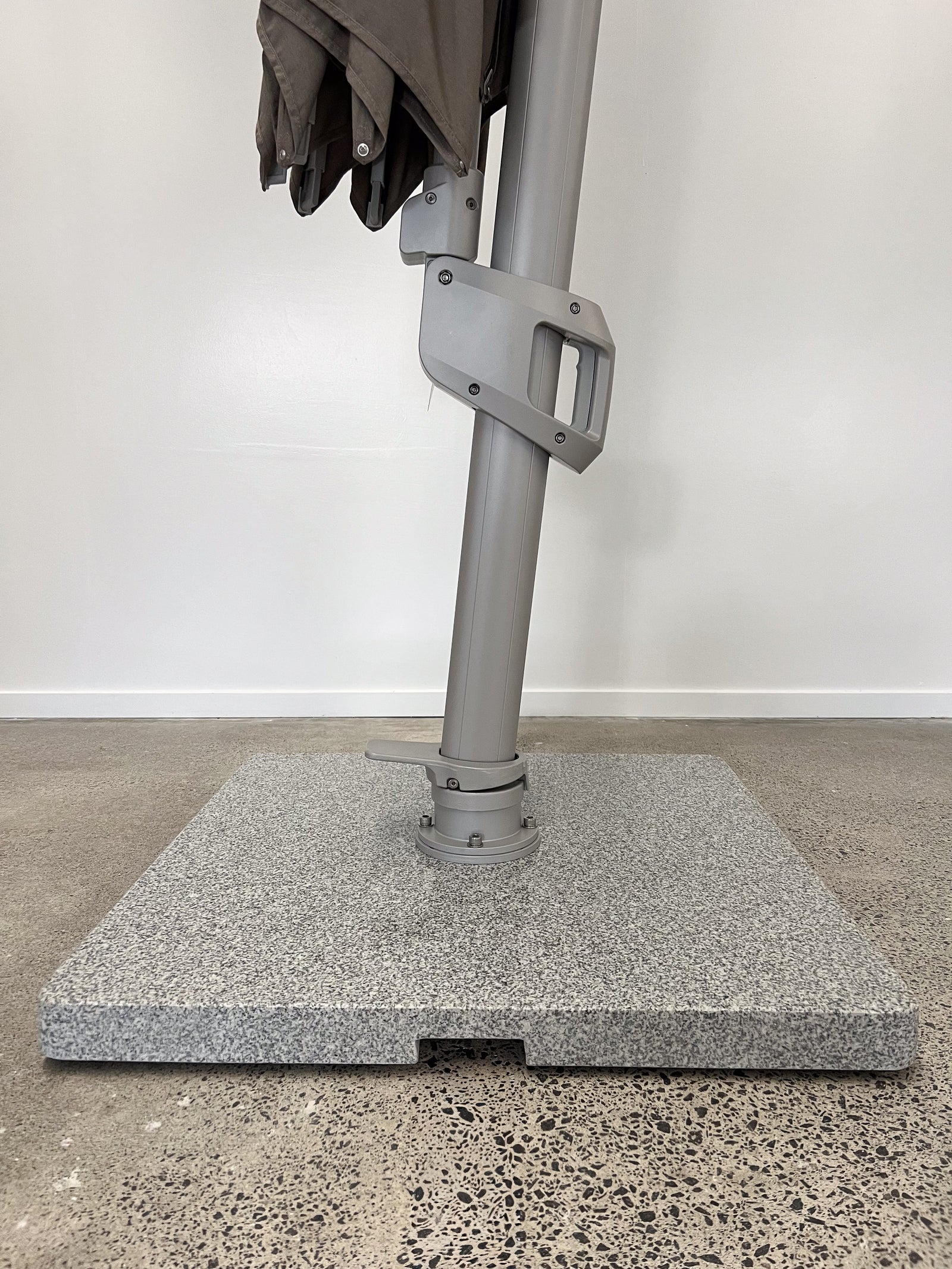 100KG Granite Umbrella Base for Cantilever Umbrellas - with Stoppers