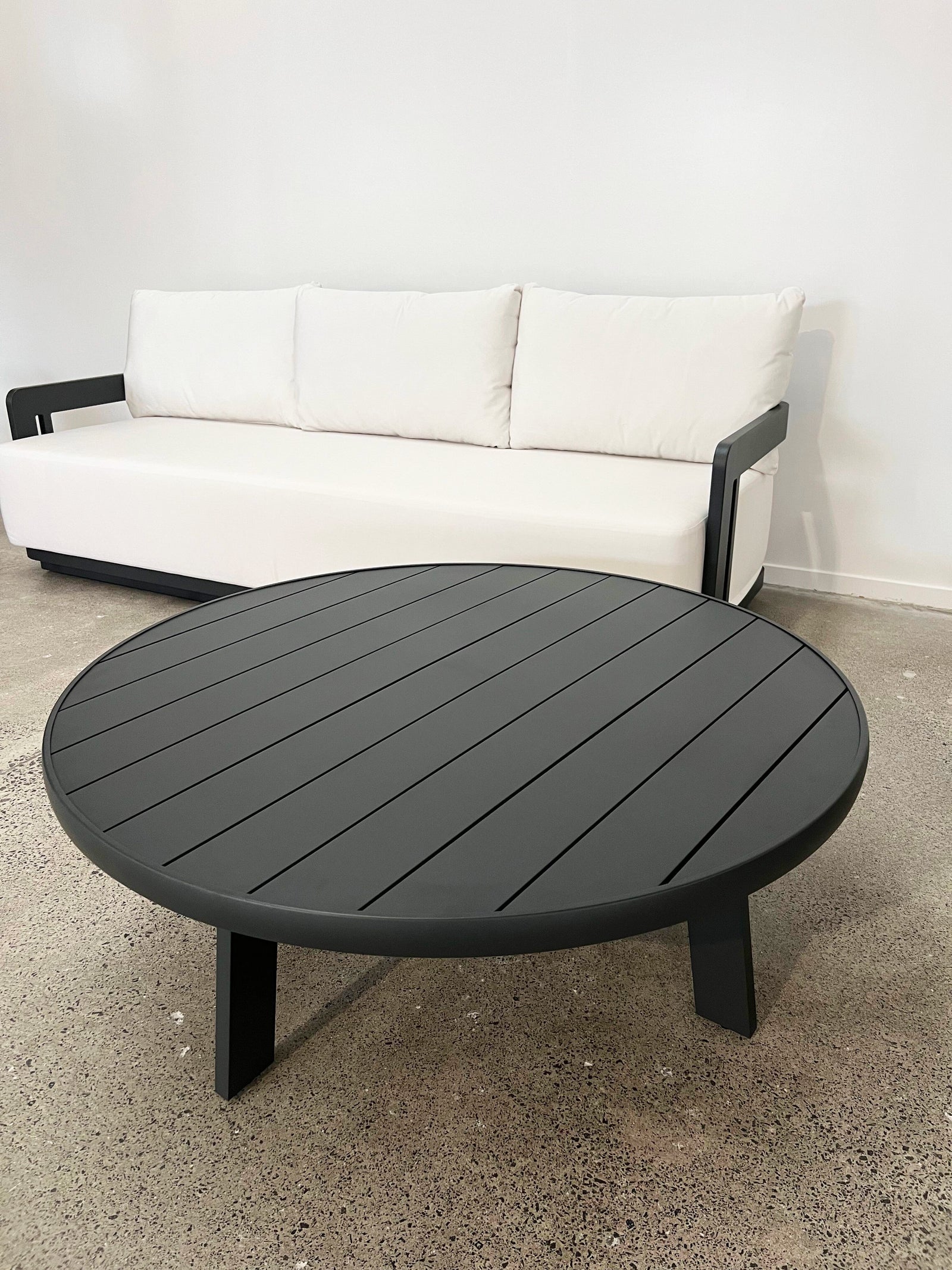 Laguna Round Outdoor Coffee Table