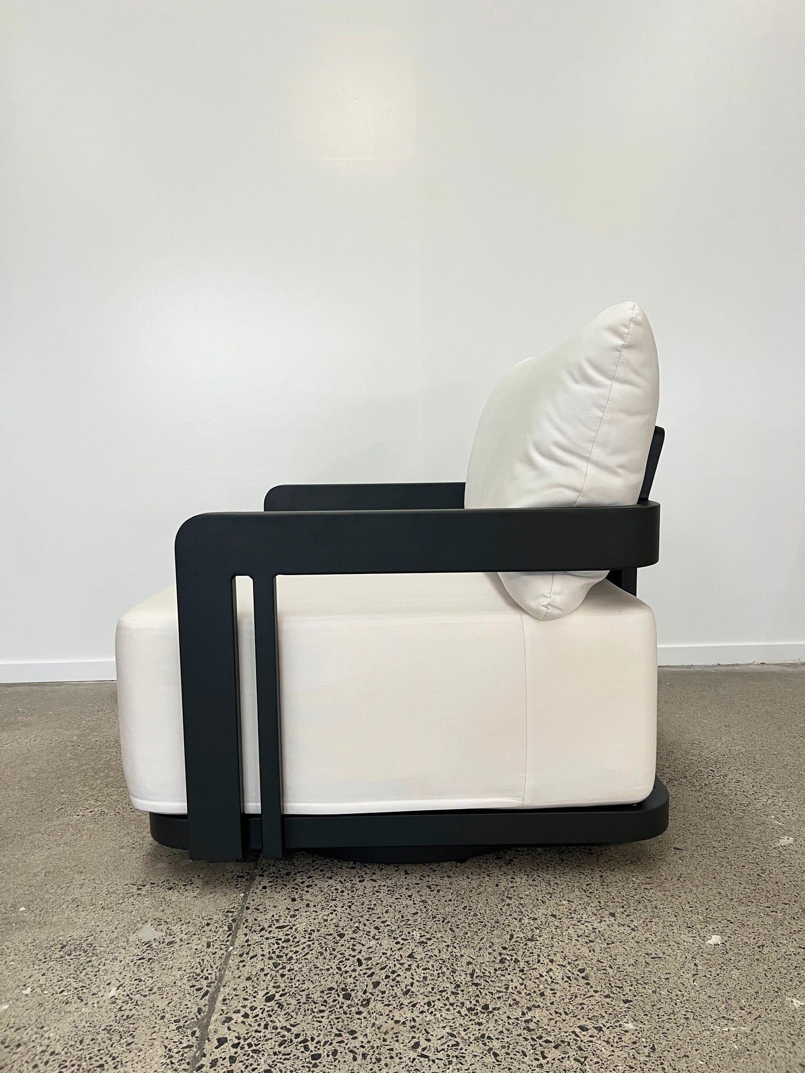 Marlo Outdoor Armchair