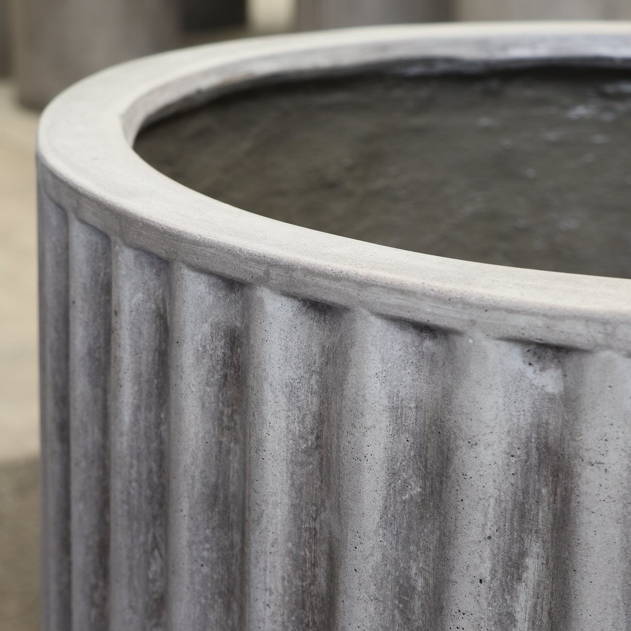 Piako Ribbed Cement Outdoor Planter Pot - Large – Greenslades Furniture