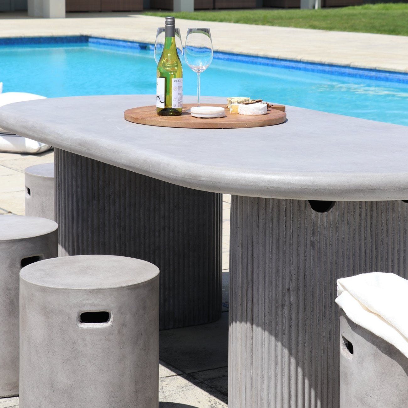 Solera Concrete Outdoor Dining Table - 2000 - Grey