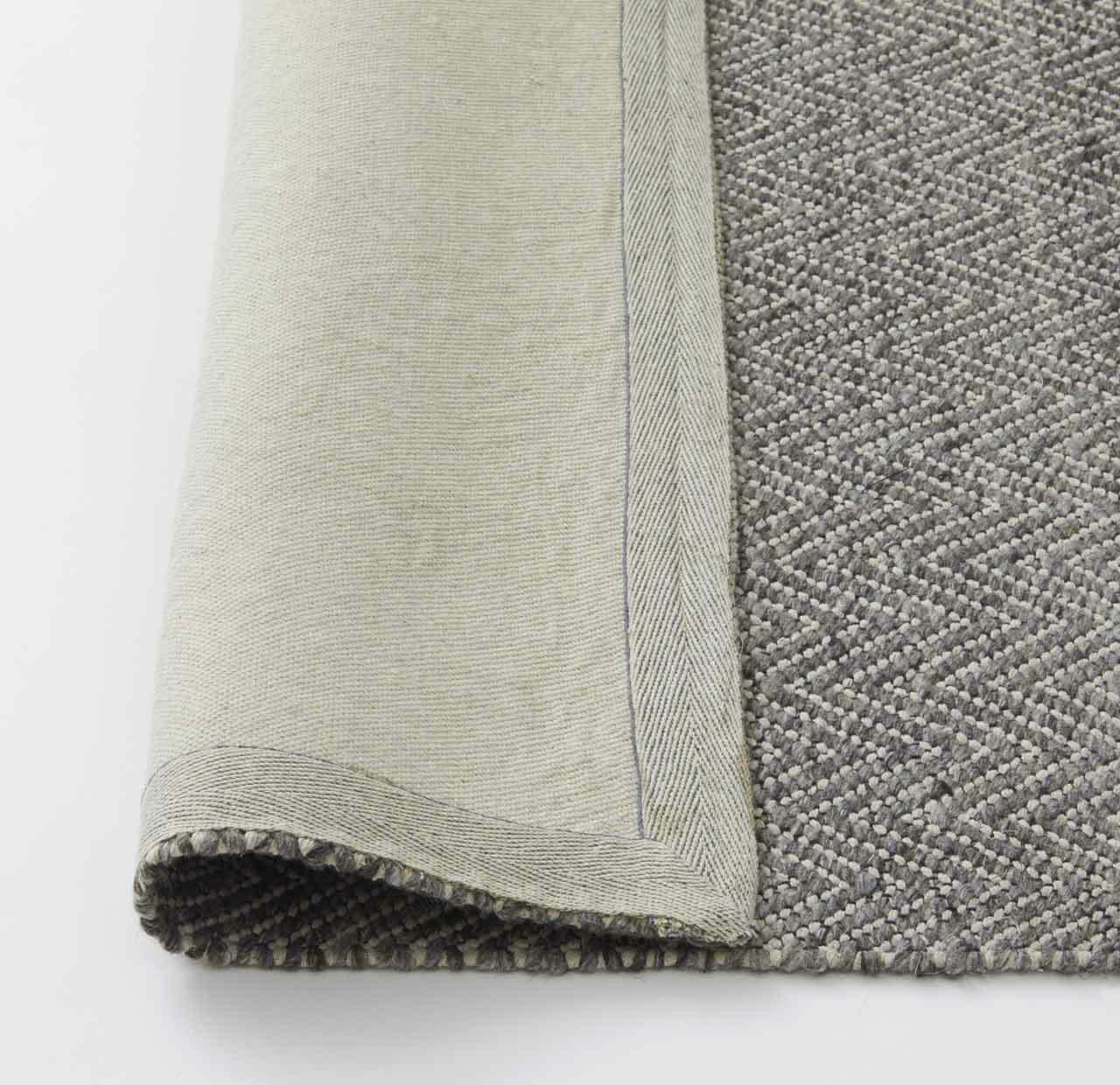 Matterhorn Rug - Tar - 200cm x 300cm