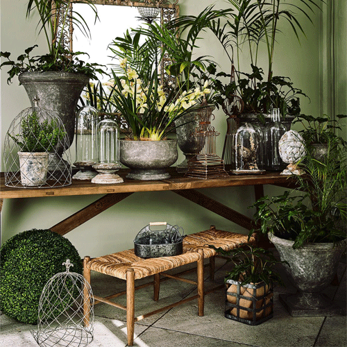 Cotswold Footed Outdoor Urn - Square Base