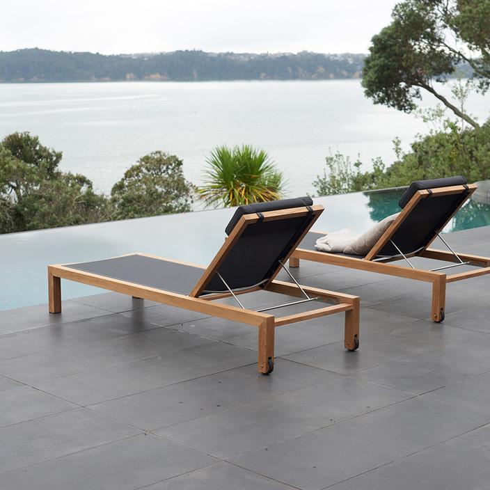 Devon Mokaui Outdoor Sun Lounger